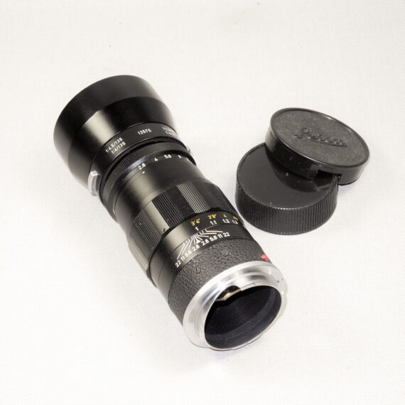 Leica 90/2,8 Elmarit black "Wetzlar" lens (1966) with hood and caps Ex+/++