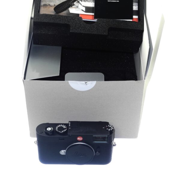 Leica M11 Digital RF Camera (Black) Cat #20200 Sold with box,cap,strap,battery,charger etc. &: 1 year Leica warranty Mint/Like New- / Free Shipping (USA)