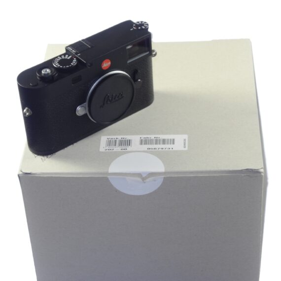 Leica M11 Digital RF Camera (Black) Cat #20200 Sold with box,cap,strap,battery,charger etc. &: 1 year Leica warranty Mint/Like New- / Free Shipping (USA)