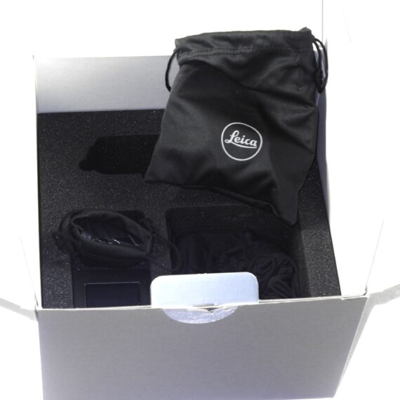 Leica M11 Digital RF Camera (Black) Cat #20200 Sold with box,cap,strap,battery,charger etc. &: 1 year Leica warranty Mint/Like New- / Free Shipping (USA)