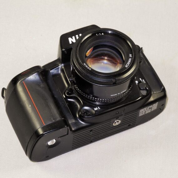Nikon N90's camera ith Nikon 50/1,4mm AF lens Ex+
