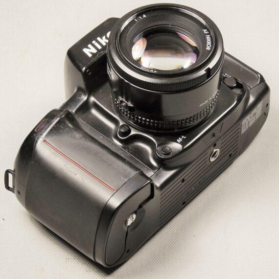 Nikon N90's camera ith Nikon 50/1,4mm AF lens Ex+