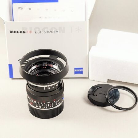 Zeiss 35/2 Biogon T* ZM Black with filter,Zeiss metal hood,caps,box,manual Ex++/Mint- / Free shipping (USA)