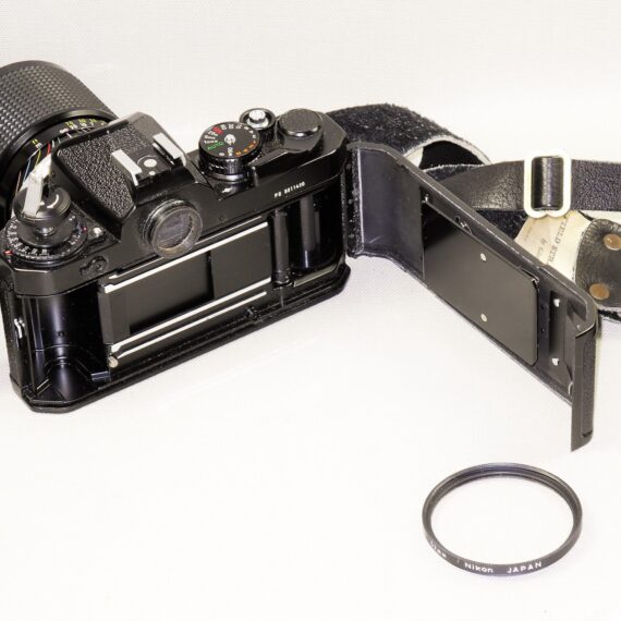 Nikon FE black camera with 43-86mm lens Ex+