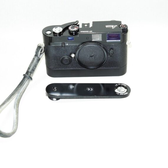 Leica MP 0.72 Black camera with Abrahmson rapid winder Mint- / SOLD