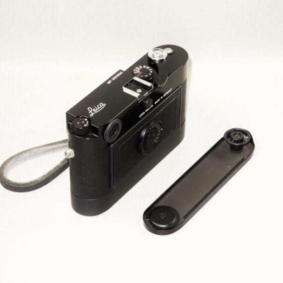 Leica MP 0.72 Black camera with Abrahmson rapid winder Mint- / SOLD