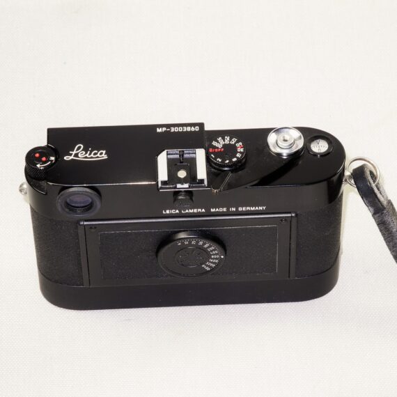 Leica MP 0.72 Black camera with Abrahmson rapid winder Mint- / SOLD