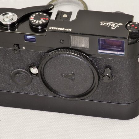 Leica MP 0.72 Black camera with Abrahmson rapid winder Mint- / SOLD