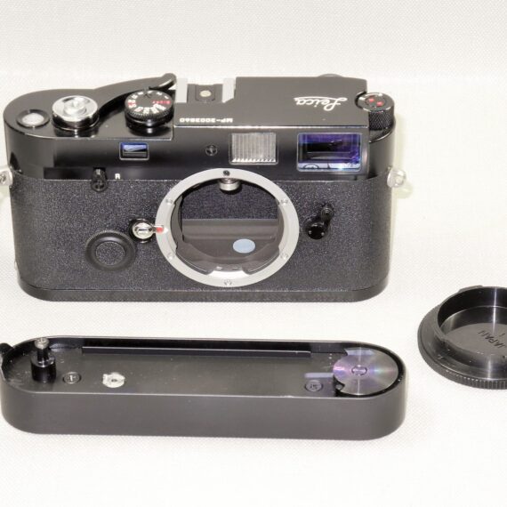 Leica MP 0.72 Black camera with Abrahmson rapid winder Mint- / SOLD