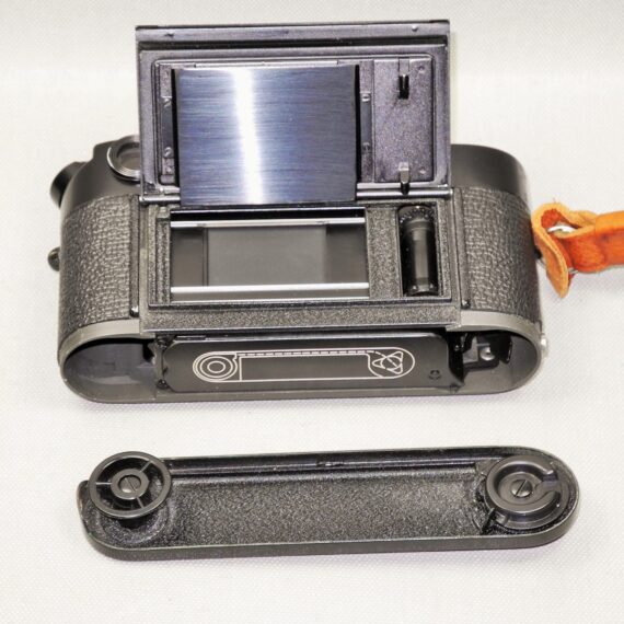 Leica M4 Black Paint Original Rangefinder  Camera (1969) Sold with original case Ex++