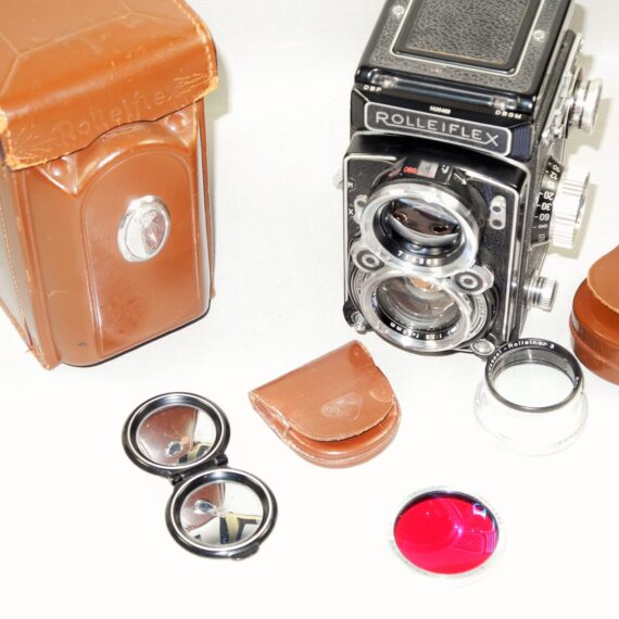 Rollei 80/2,8 Planar TLR camera with case,Red filter,Rolleinar 3 Bay 3 filters Ex+/++