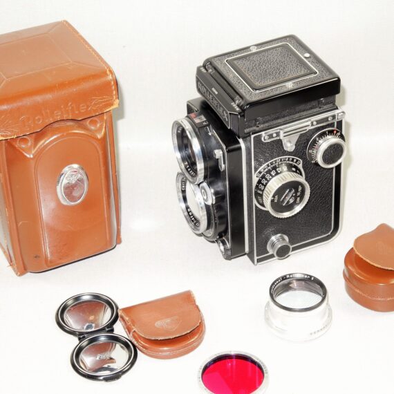 Rollei 80/2,8 Planar TLR camera with case,Red filter,Rolleinar 3 Bay 3 filters Ex+/++