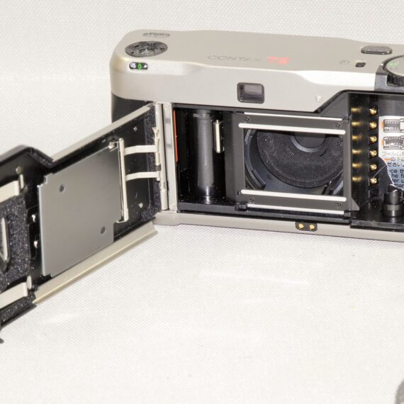 Contax T2 Titanium Silver 35mm Film Point & Shoot camera with Strap Ex++