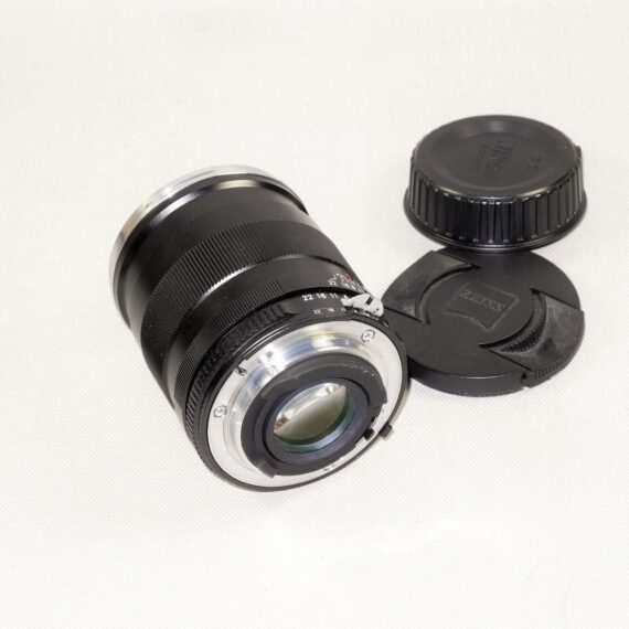 Zeiss 35/2 ZF Distagon lens with caps Mint- /SOLD
