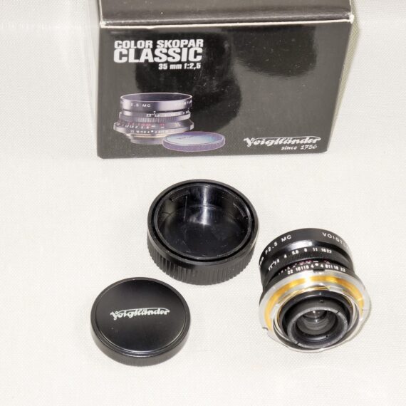 Voigtlander 35/2,5 MC Color Skopar Classic black lens with Leica M adapt in box Mint-