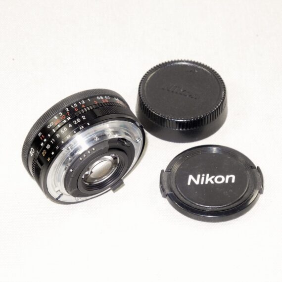 Voigtlander 40/2 SL Ultron Aspherical N-Ai-S with caps Mint- / SOLD