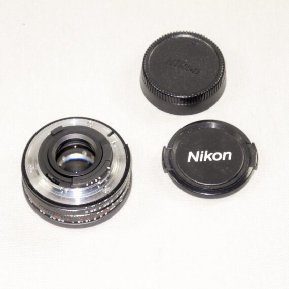 Voigtlander 40/2 SL Ultron Aspherical N-Ai-S with caps Mint- / SOLD