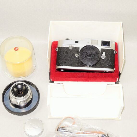 Leica M2 push button chrome Mint/ LN- camera (1958) with Leica 35/2,8 Summaron chrome M lens Mint- Nice Set with Leica original M2 box,manual /SOLD