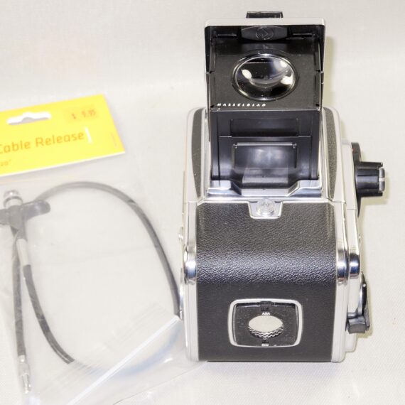 Hasselblad 500 CM chrome camera With Hasselblad 50mm lens, A12 Magazine Mint- / SOLD
