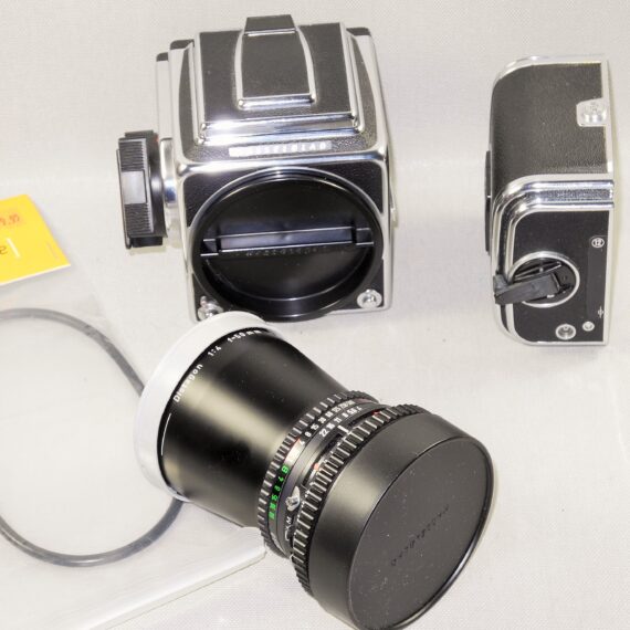 Hasselblad 500 CM chrome camera With Hasselblad 50mm lens, A12 Magazine Mint- / SOLD