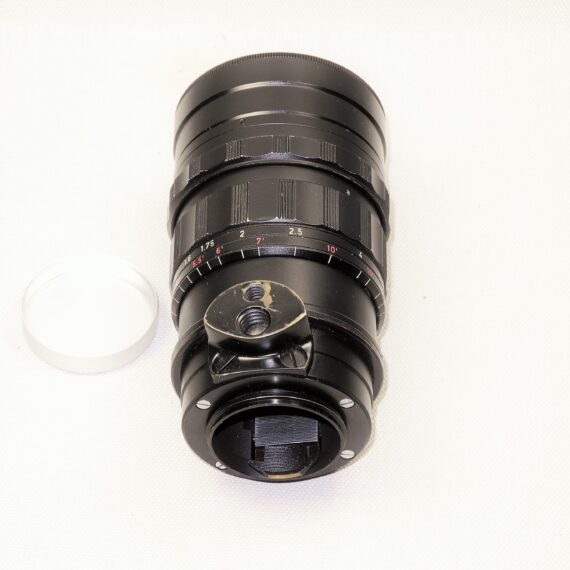 Leica 90mm F/2 Summicron Black Paint Ver.1 Leitz Canada in Screw-Mount, Extremely RARE lens with case and filter Ex++/Mint- / Free shipping