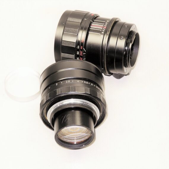 Leica 90mm F/2 Summicron Black Paint Ver.1 Leitz Canada in Screw-Mount, Extremely RARE lens with case and filter Ex++/Mint- / Free shipping