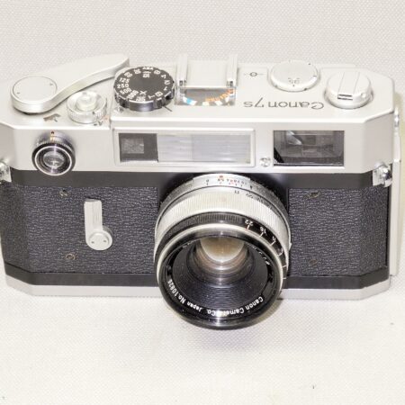 Canon 7S camera with 35/1,8mm lens Ex++