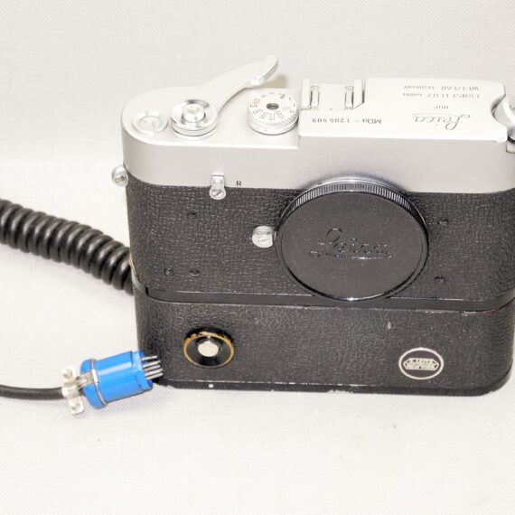 Leica MDa chrome camera (1968-69) With E. Leitz NY RARE motor and original battery pack Ex++