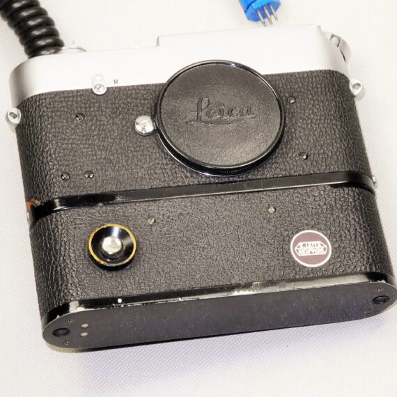 Leica MDa chrome camera (1968-69) With E. Leitz NY RARE motor and original battery pack Ex++