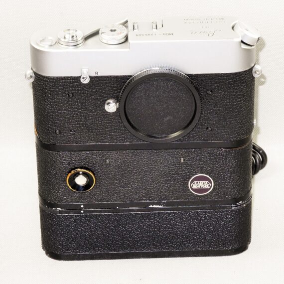 Leica MDa chrome camera (1968-69) With E. Leitz NY RARE motor and original battery pack Ex++