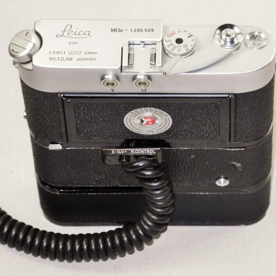 Leica MDa chrome camera (1968-69) With E. Leitz NY RARE motor and original battery pack Ex++