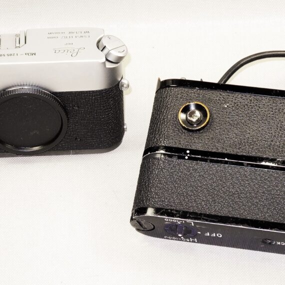 Leica MDa chrome camera (1968-69) With E. Leitz NY RARE motor and original battery pack Ex++