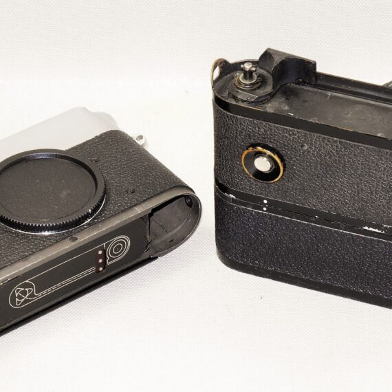 Leica MDa chrome camera (1968-69) With E. Leitz NY RARE motor and original battery pack Ex++