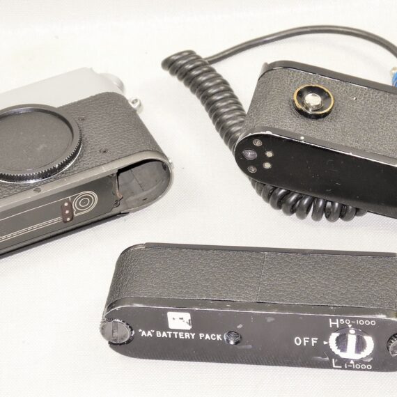 Leica MDa chrome camera (1968-69) With E. Leitz NY RARE motor and original battery pack Ex++