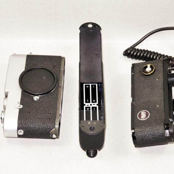 Leica MDa chrome camera (1968-69) With E. Leitz NY RARE motor and original battery pack Ex++