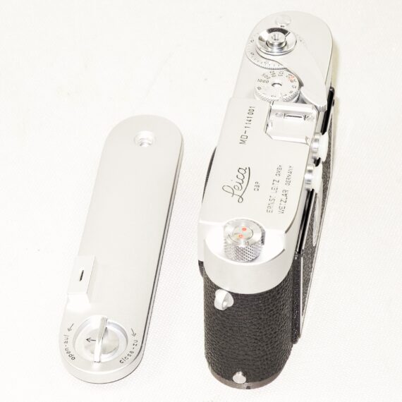 Leica MD chrome M camera with original base plate (NO RF) Mint/-