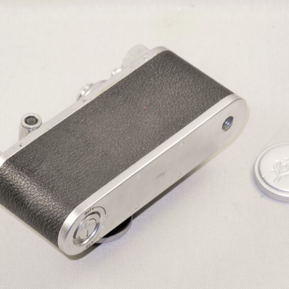 Leica Standard (E)1937 camera set sold W/Leica 50mm Elmar collapsible lens, Ex+/++