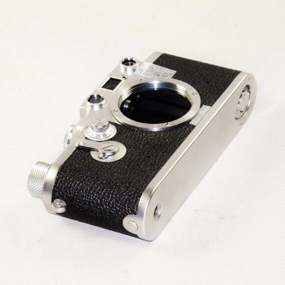 Leica IIIF chrome camera with self-timer (1955) Mint- / Free shipping (USA)