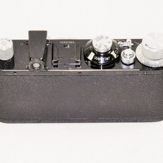 Leica Standard black paint camera & chrome knobs (1938) Mint- / Free shipping (USA)