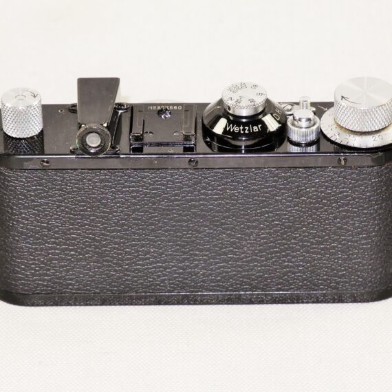 Leica Standard black paint camera & chrome knobs (1938) Mint- / Free shipping (USA)
