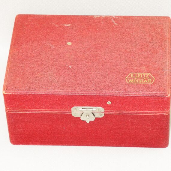 Leica OMIFO close up attachment for 9cm f4 lens with Leica original box and accessories Mint-