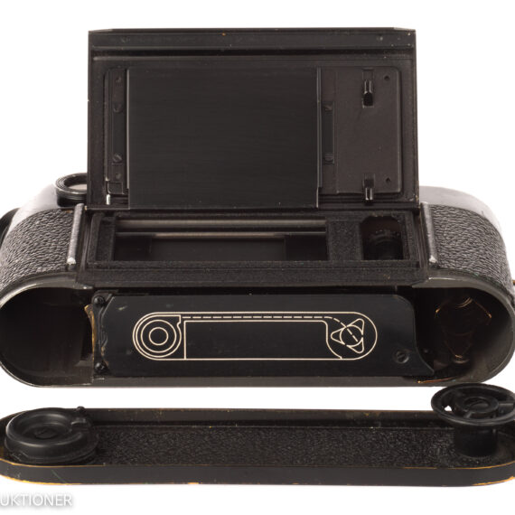 Leica M4 black paint original camera " Wetzlar - Germany" (circa 1969) Ex+ / SOLD