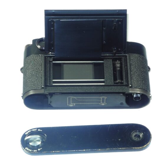 Leica M2 black paint original camera circa 1963, (CLA'd) Ex+/Ex++ original vintage camera