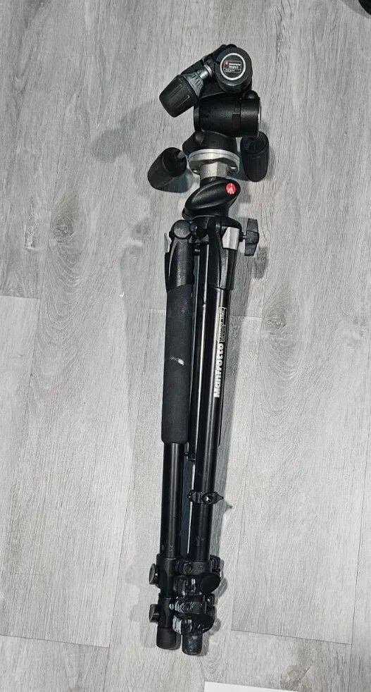 Manfrotto 190XPROB Tripod with Manfrotto 804rc2 Tilt Head Mint-