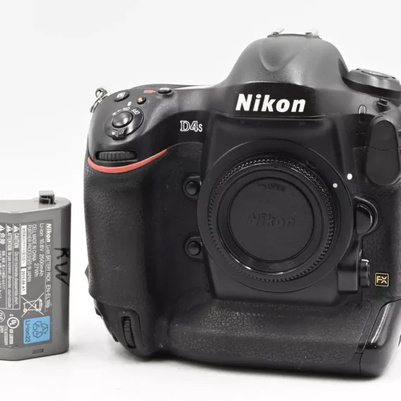 Nikon D4s camera Ex++/Mint- / Free shipping (USA)
