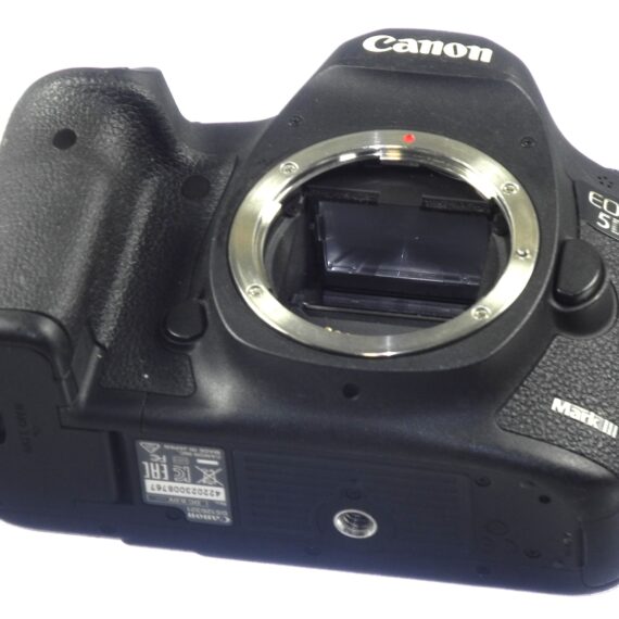 Canon 5d Mark III used camera body with box,strap,manual etc. Ex++ / Free shipping (USA)