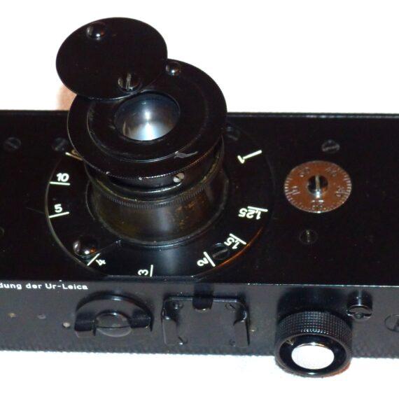 Leica UR-Leica camera (replica) Mint- Free shipping (US)