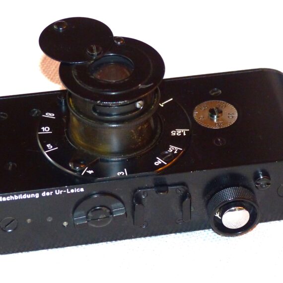 Leica UR-Leica camera (replica) Mint- Free shipping (US)