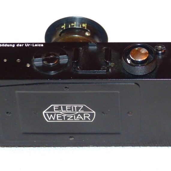 Leica UR-Leica camera (replica) Mint- Free shipping (US)