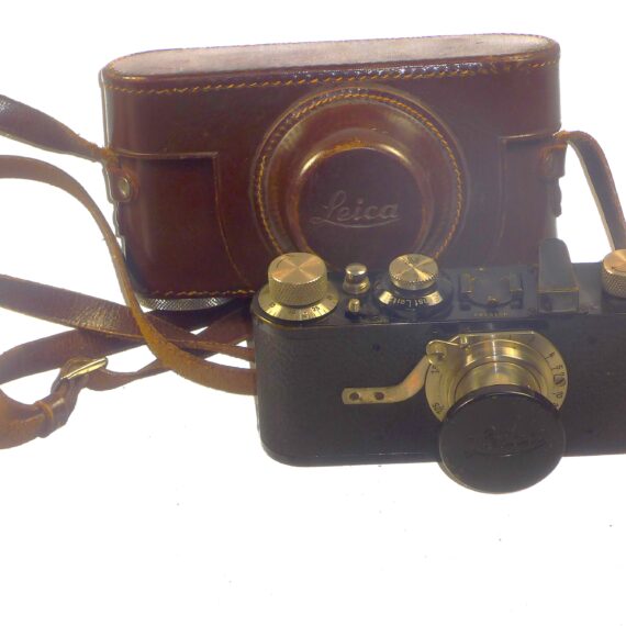 Leica I (A) (1929) with Leica case & Leica metal black paint lens cap Ex++ / Free shipping (USA)